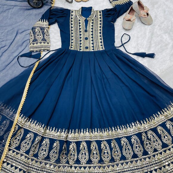 KID GIRL'S DRESS - Picture 14 of 16